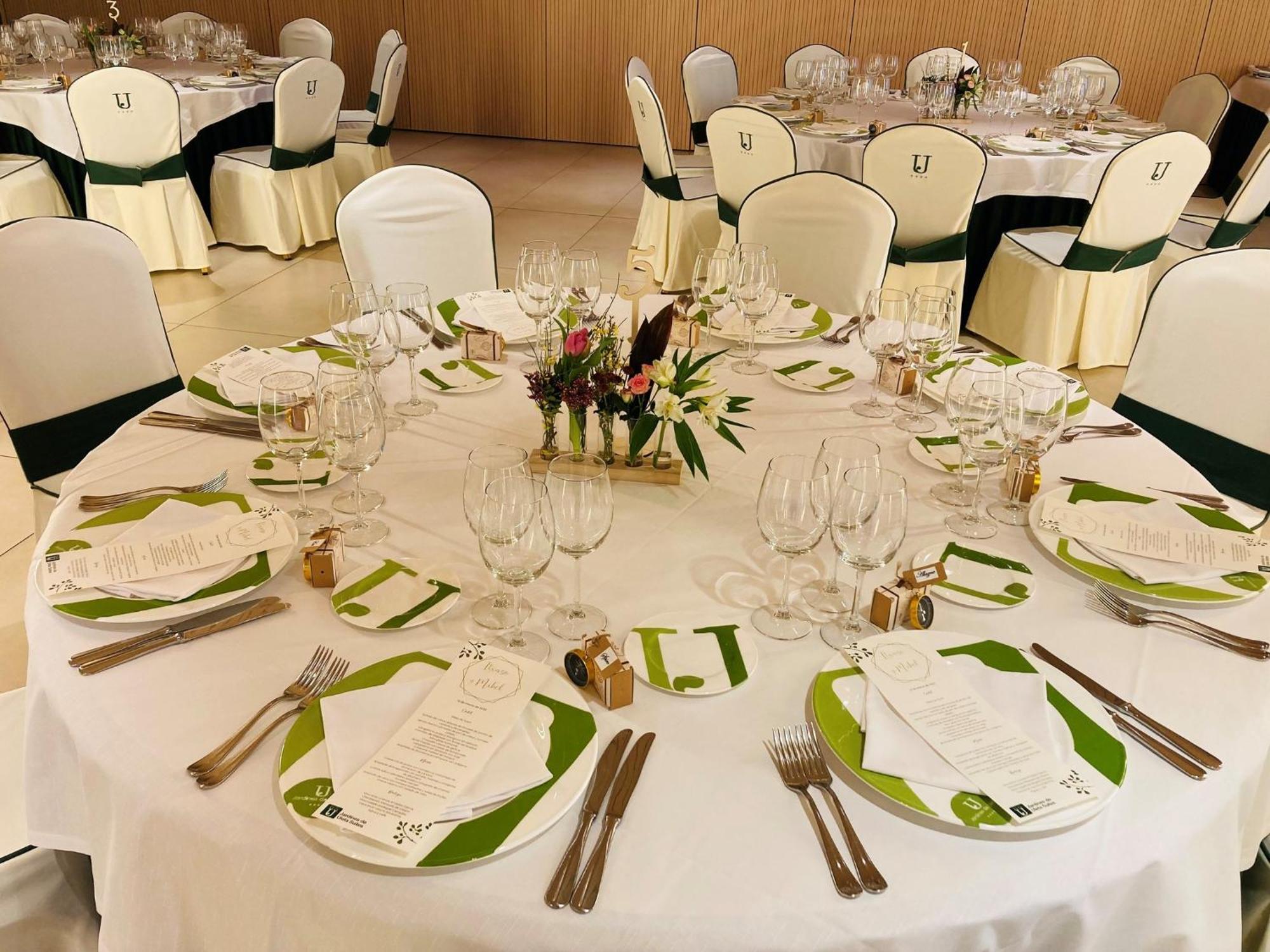 Hotel Jardines De Uleta Suites Vitoria-Gasteiz Kültér fotó