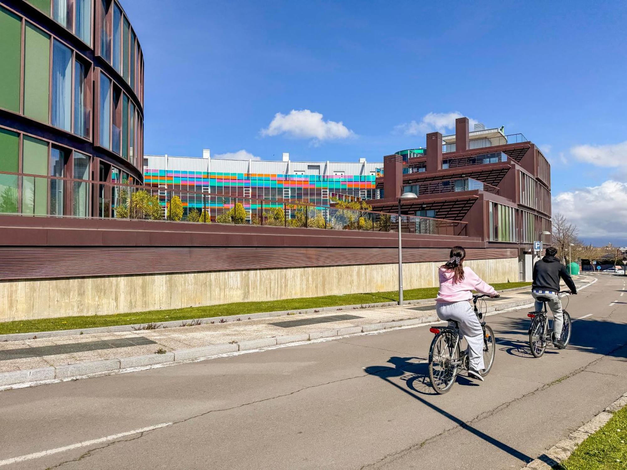 Hotel Jardines De Uleta Suites Vitoria-Gasteiz Kültér fotó