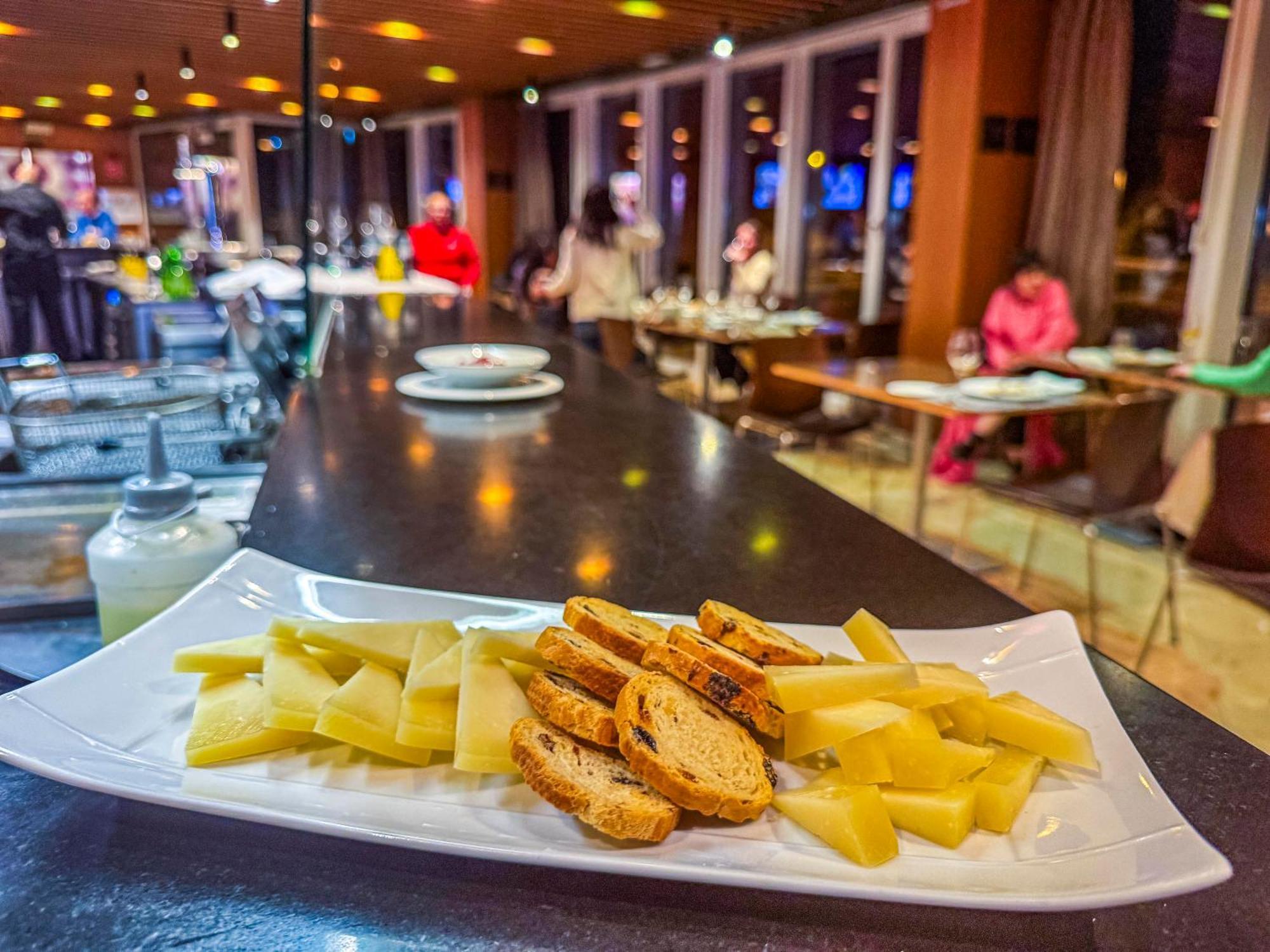 Hotel Jardines De Uleta Suites Vitoria-Gasteiz Kültér fotó