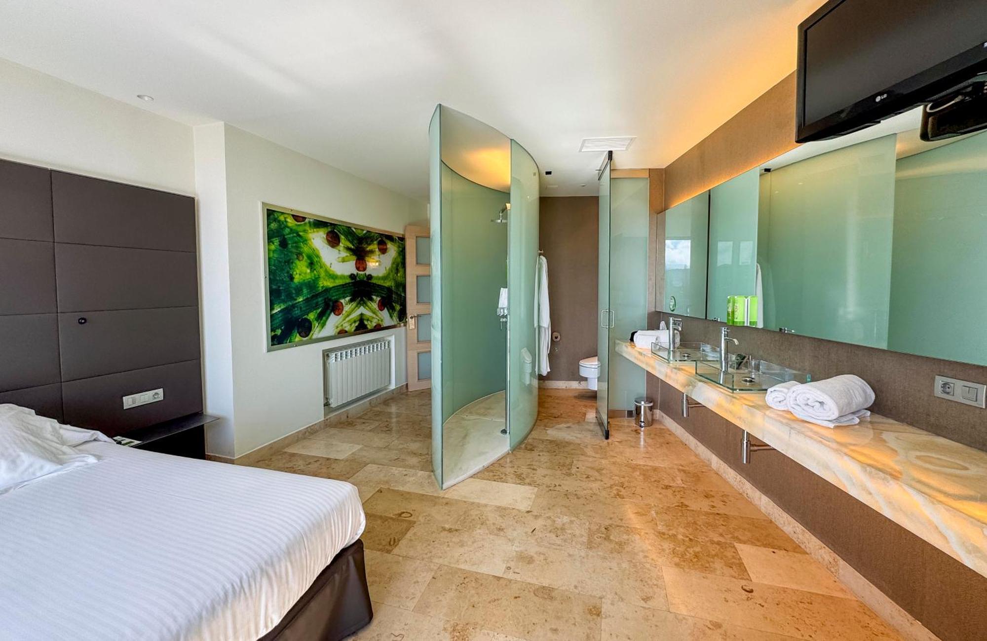 Hotel Jardines De Uleta Suites Vitoria-Gasteiz Kültér fotó