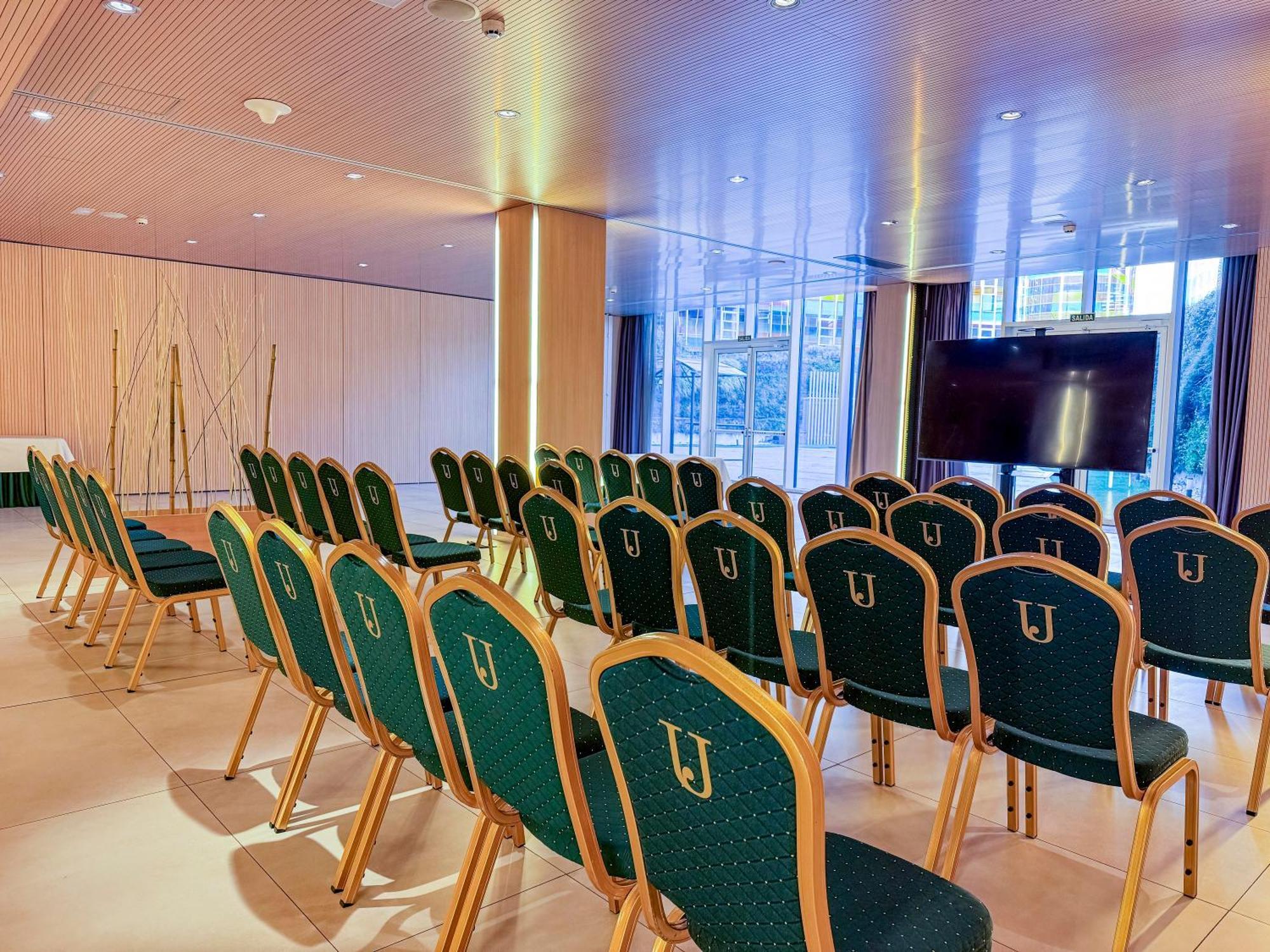 Hotel Jardines De Uleta Suites Vitoria-Gasteiz Kültér fotó