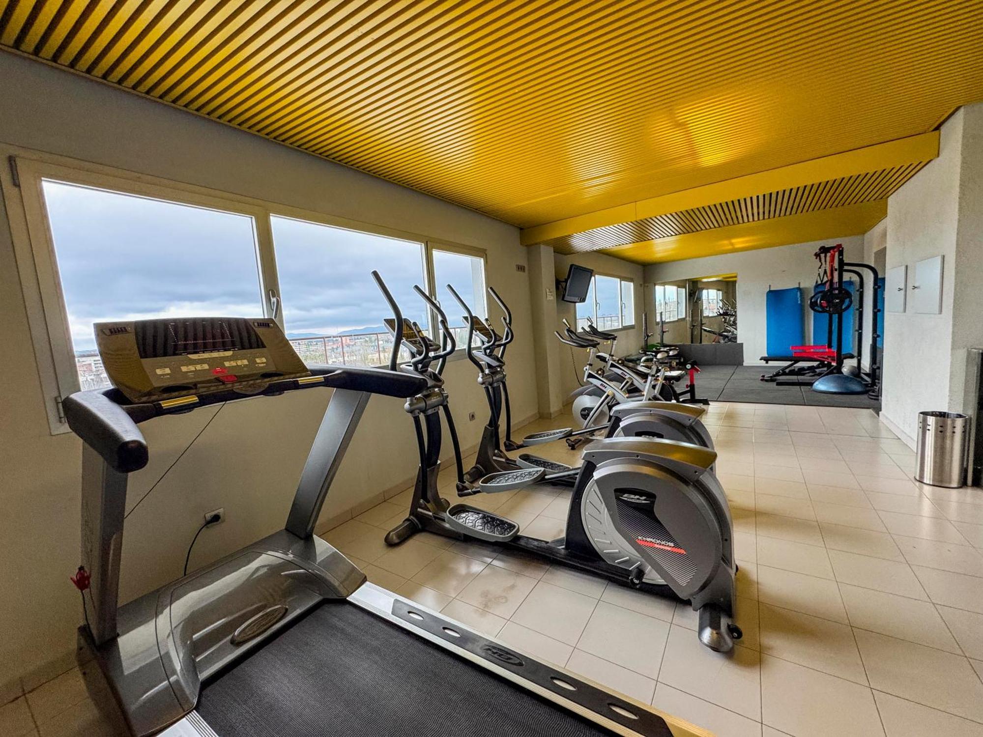 Hotel Jardines De Uleta Suites Vitoria-Gasteiz Kültér fotó